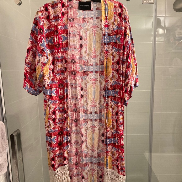 MINK PINK Floral Kimono - Picture 1 of 5